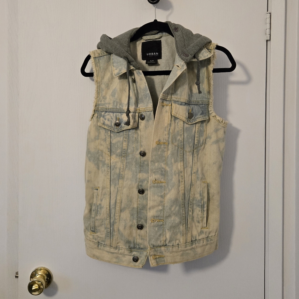 Urban Heritage Gray Denim Jacket - BNWOT